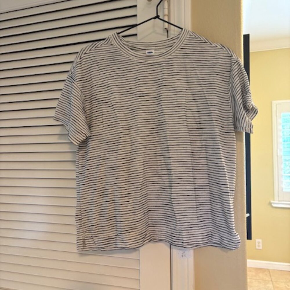 Old Navy T Shirt